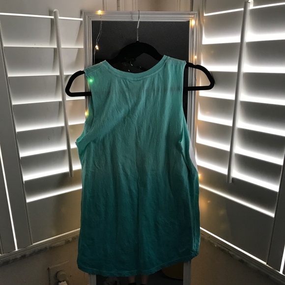 • Pink Blue Top • - Picture 4 of 5